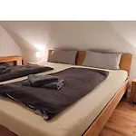 Reetmeer & Reetdach Am Salzhaff *
